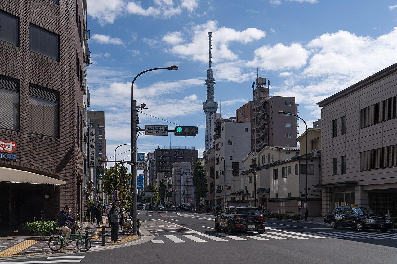 2024-10-20 A street in Tokyo 02